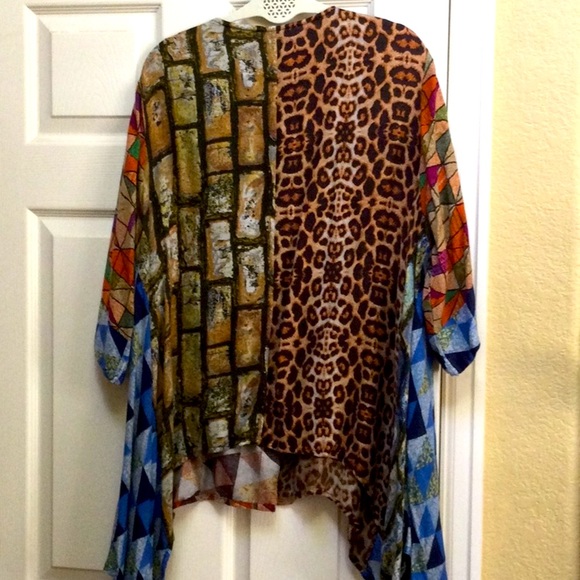 Sacred Threads multi print top - Picture 6 of 6